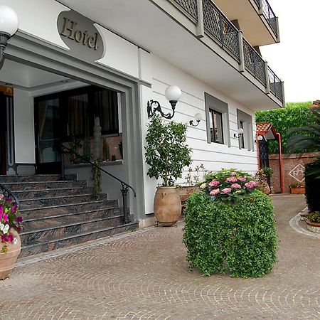 Hotel Ristorante Donato Calvizzano Eksteriør billede