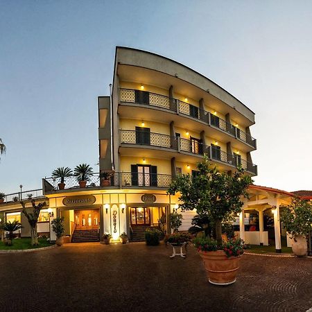 Hotel Ristorante Donato Calvizzano Eksteriør billede