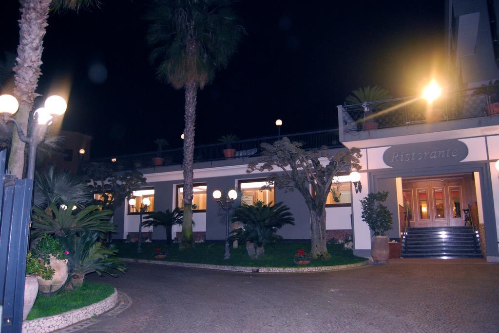 Hotel Ristorante Donato Calvizzano Eksteriør billede