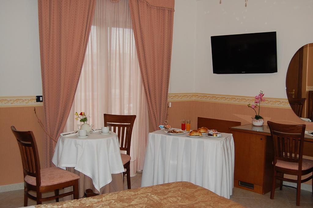 Hotel Ristorante Donato Calvizzano Eksteriør billede
