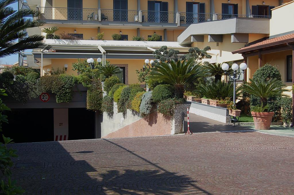 Hotel Ristorante Donato Calvizzano Eksteriør billede