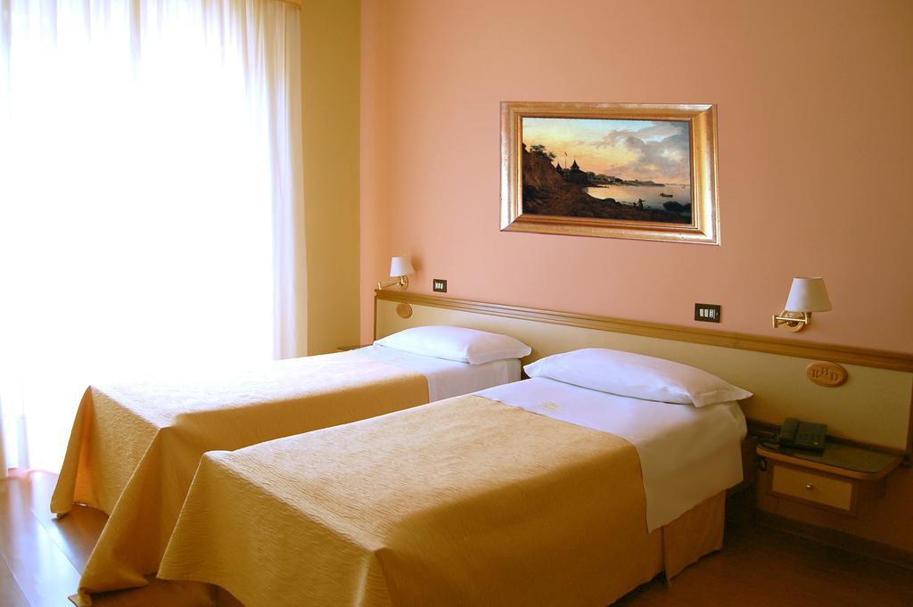 Hotel Ristorante Donato Calvizzano Eksteriør billede