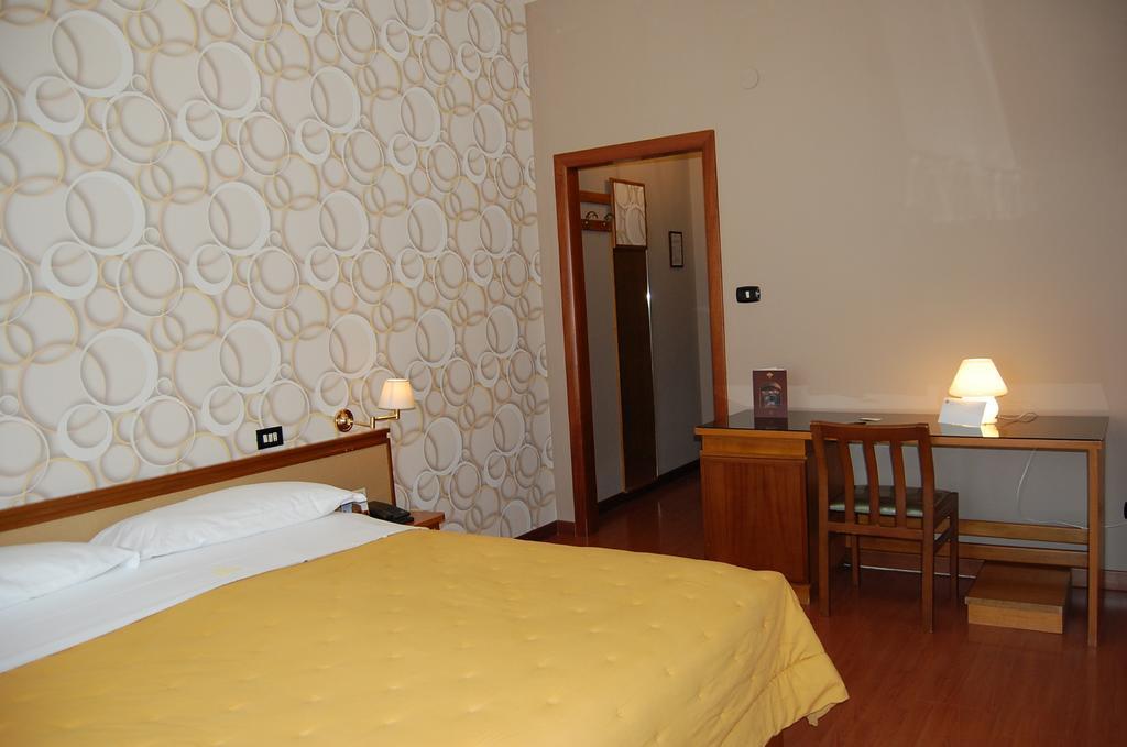 Hotel Ristorante Donato Calvizzano Eksteriør billede
