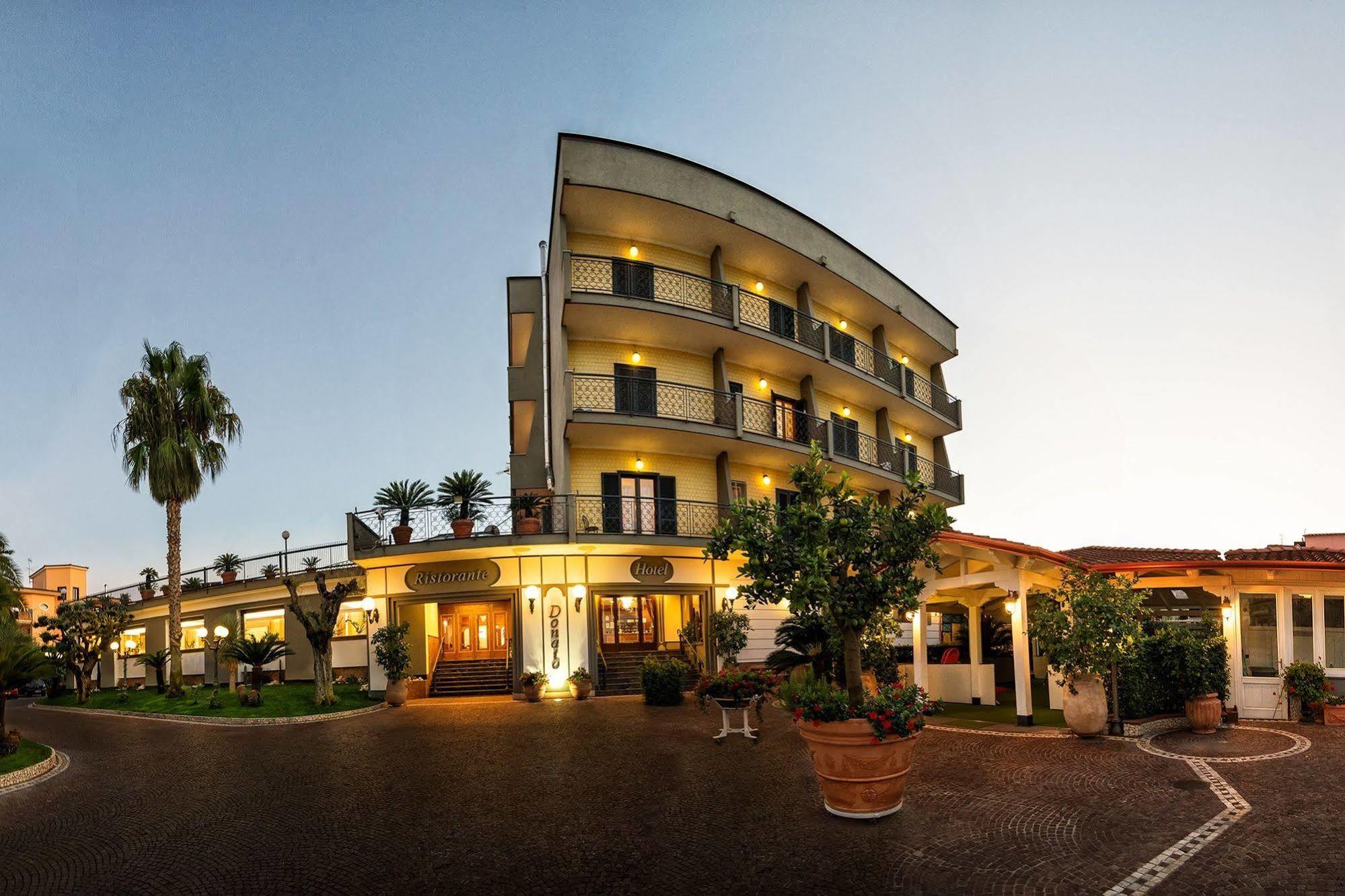 Hotel Ristorante Donato Calvizzano Eksteriør billede